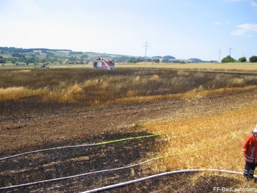 2010_07_19 Brand eines Getreidefeldes bei Osterhagen 012